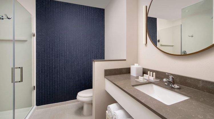 Fairfield Inn & Suites Metairie Room