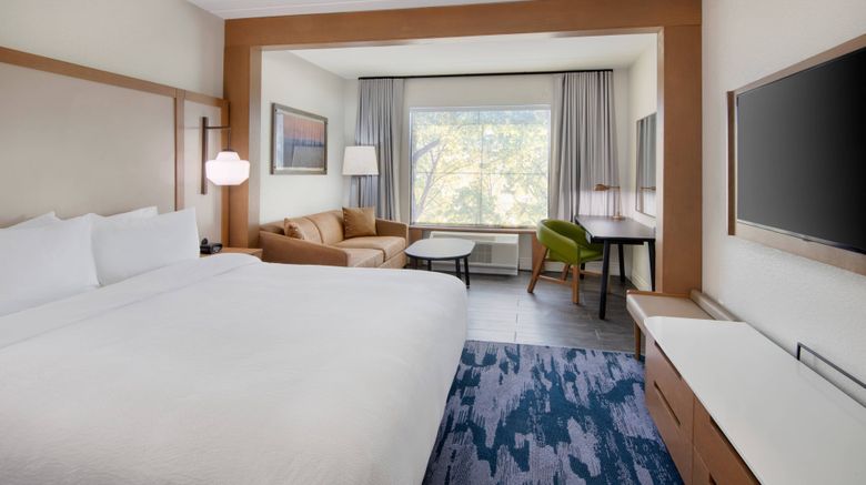 <b>Fairfield Inn & Suites Columbia Downtown Room</b>. Images powered by <a href="https://www.leonardoworldwide.com/" title="Leonardo Worldwide" target="_blank">Leonardo</a>.