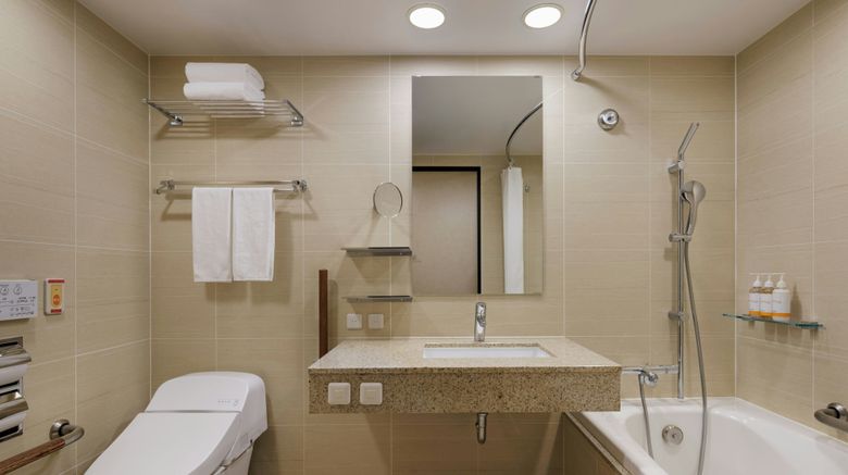 <b>Four Points Flex by Sheraton Shin Osaka Room</b>. Images powered by <a href="https://www.leonardoworldwide.com/" title="Leonardo Worldwide" target="_blank">Leonardo</a>.