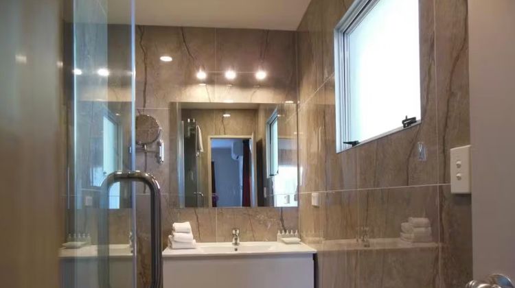 Camelot Arms Motor Lodge Room