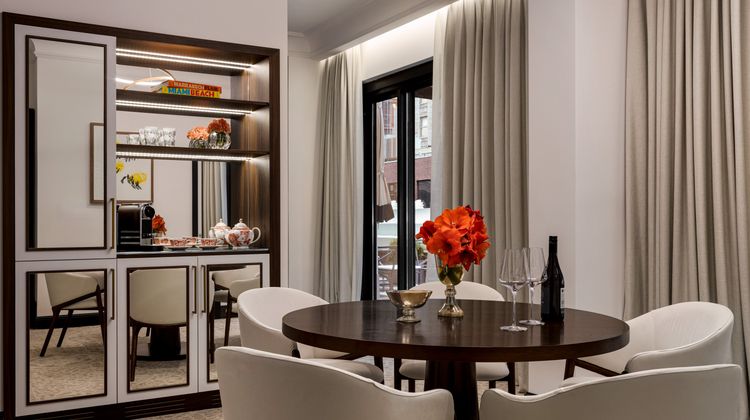 The Chemists Club Hotel Restaurant