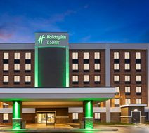 Holiday Inn Suites Richmond West End Exterior