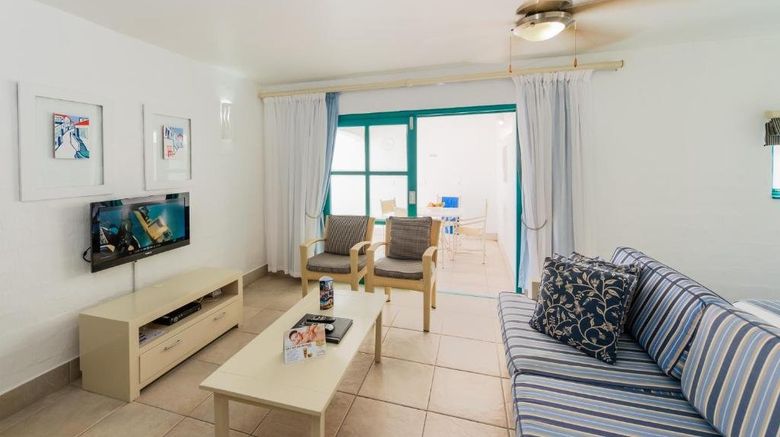 <b>Club Mykonos Room</b>. Images powered by <a href="https://www.leonardoworldwide.com/" title="Leonardo Worldwide" target="_blank">Leonardo</a>.