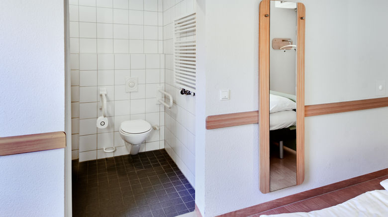 <b>B&B Hotel Hannover Laatzen Room</b>. Images powered by <a href="https://www.leonardoworldwide.com/" title="Leonardo Worldwide" target="_blank">Leonardo</a>.