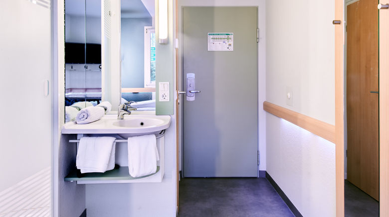 <b>B&B Hotel Hannover Laatzen Room</b>. Images powered by <a href="https://www.leonardoworldwide.com/" title="Leonardo Worldwide" target="_blank">Leonardo</a>.