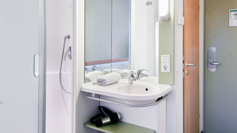 <b>B&B Hotel Hannover Laatzen Room</b>. Images powered by <a href="https://www.leonardoworldwide.com/" title="Leonardo Worldwide" target="_blank">Leonardo</a>.
