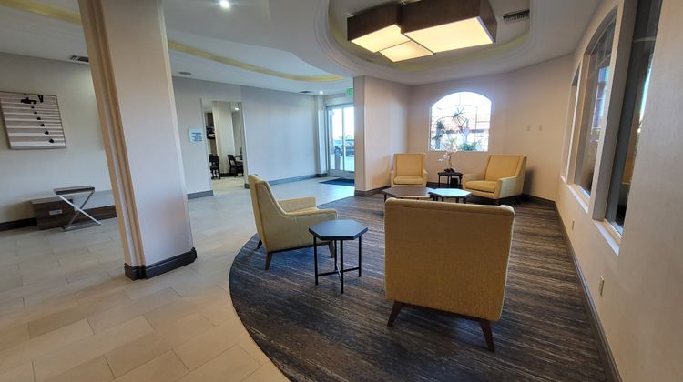 Holiday Inn Express & Suites San Diego S Exterior