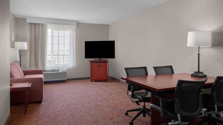 <b>Larkspur Landing Folsom Hotel Suite</b>. Images powered by <a href="https://www.leonardoworldwide.com/" title="Leonardo Worldwide" target="_blank">Leonardo</a>.