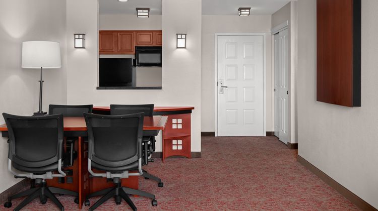 Larkspur Landing Folsom Hotel Suite