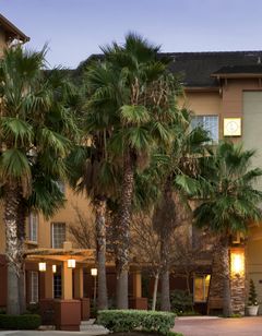 Larkspur Landing Hillsboro Hotel