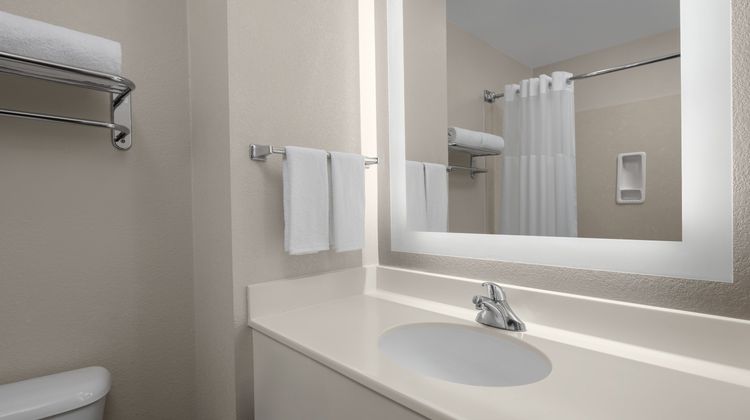 Larkspur Landing Seattle Renton Room