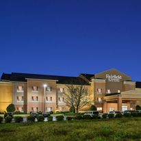Fairfield Inn and Suites  Birmingham / F