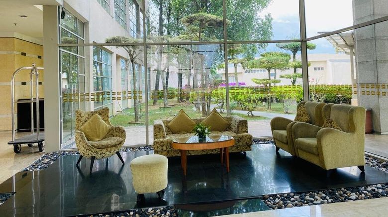 <b>Pulse Grand Hotel Lobby</b>. Images powered by <a href="https://www.leonardoworldwide.com/" title="Leonardo Worldwide" target="_blank">Leonardo</a>.