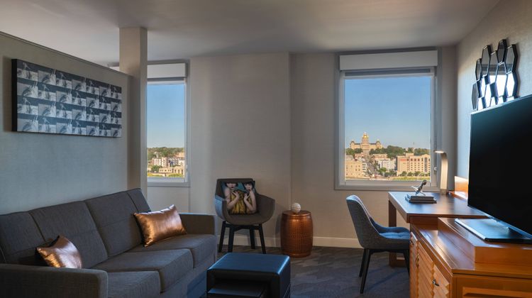 Renaissance Savery Hotel Room