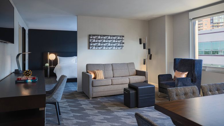 <b>Renaissance Savery Hotel Suite</b>. Images powered by <a href="https://www.leonardoworldwide.com/" title="Leonardo Worldwide" target="_blank">Leonardo</a>.