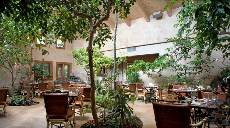 El Monte Sagrado Restaurant