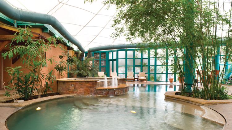 El Monte Sagrado Pool