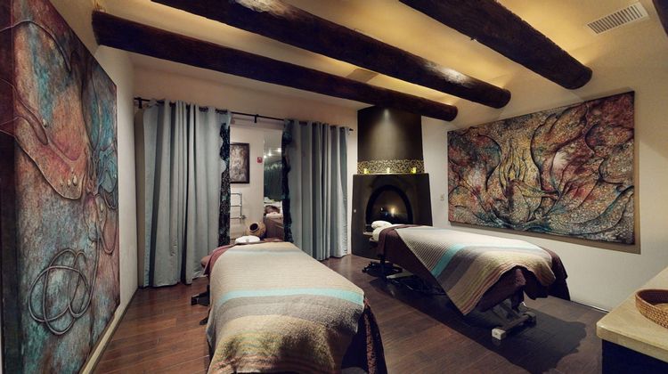 El Monte Sagrado Spa