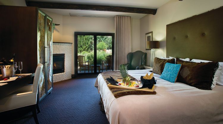 El Monte Sagrado Room