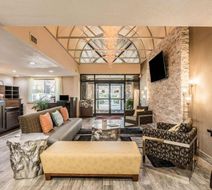 Lake Norman Inn and Suites Lobby