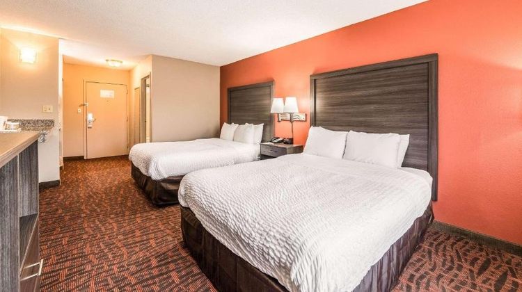 Lake Norman Inn and Suites Room