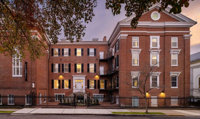 Visitation Hotel Frederick Exterior