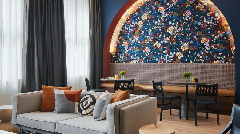 <b>Kinn Guesthouse Downtown Milwaukee Room</b>. Images powered by <a href="https://www.leonardoworldwide.com/" title="Leonardo Worldwide" target="_blank">Leonardo</a>.