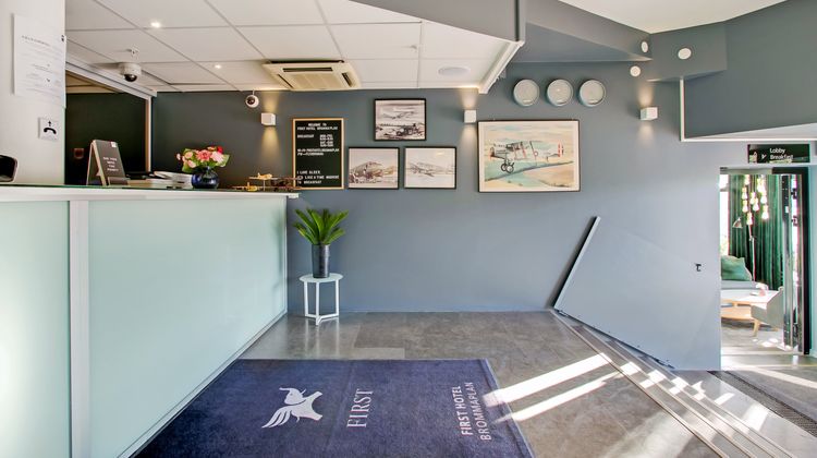 First Hotel Brommaplan Lobby