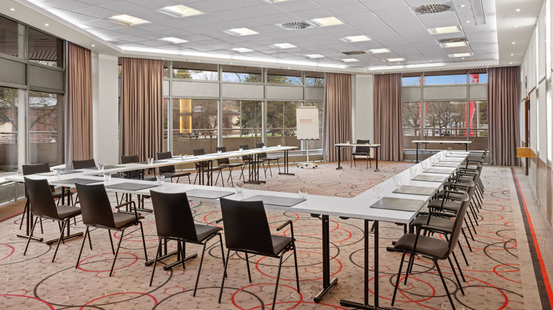 <b>Leonardo Royal Hotel Frankfurt Meeting</b>. Images powered by <a href="https://www.leonardoworldwide.com/" title="Leonardo Worldwide" target="_blank">Leonardo</a>.