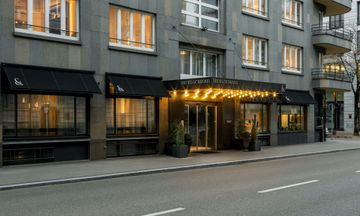 Neues Schloss Privat Hotel, Autograph