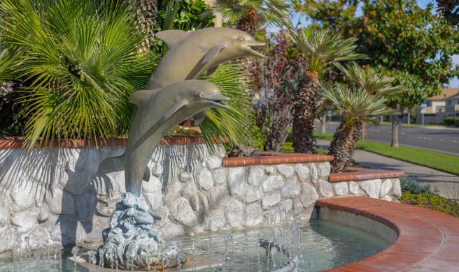 Dolphins Cove Exterior