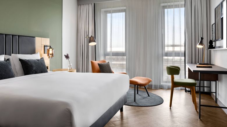<b>Renaissance Amsterdam Schiphol Airport Room</b>. Images powered by <a href="https://www.leonardoworldwide.com/" title="Leonardo Worldwide" target="_blank">Leonardo</a>.