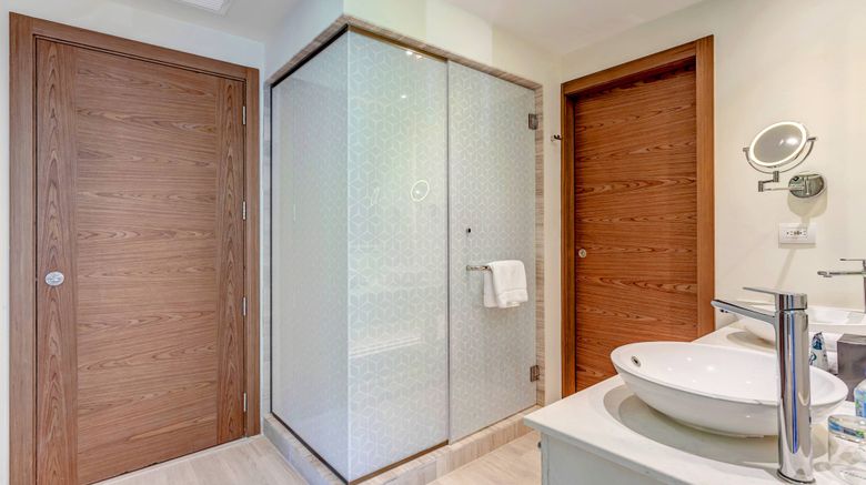 <b>Royalton Antigua Resort & Spa Room</b>. Images powered by <a href="https://www.leonardoworldwide.com/" title="Leonardo Worldwide" target="_blank">Leonardo</a>.