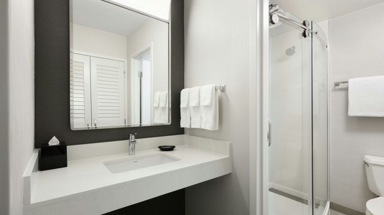 <b>Courtyard Atlanta Duluth/Gwinnett Place Room</b>. Images powered by <a href="https://www.leonardoworldwide.com/" title="Leonardo Worldwide" target="_blank">Leonardo</a>.