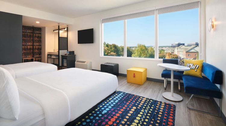 aloft Atlanta Perimeter Center Room