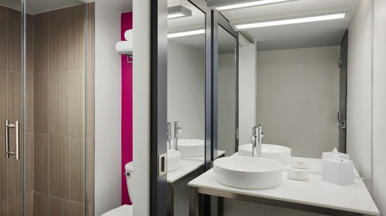 <b>aloft Atlanta Downtown Room</b>. Images powered by <a href="https://www.leonardoworldwide.com/" title="Leonardo Worldwide" target="_blank">Leonardo</a>.