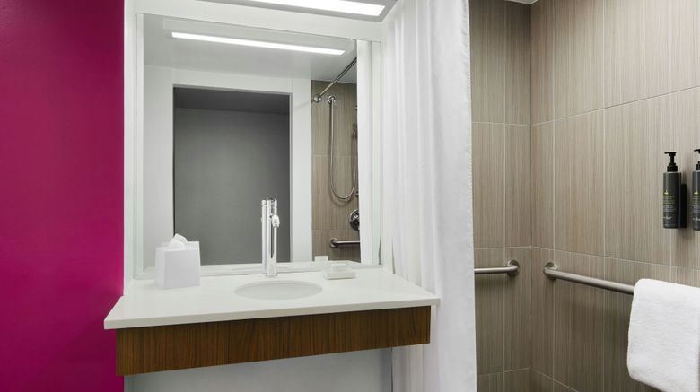 <b>aloft Atlanta Downtown Room</b>. Images powered by <a href="https://www.leonardoworldwide.com/" title="Leonardo Worldwide" target="_blank">Leonardo</a>.