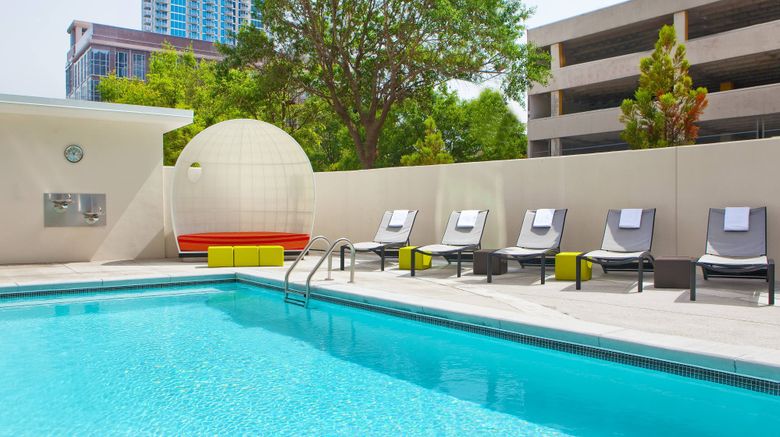 <b>aloft Atlanta Downtown Pool</b>. Images powered by <a href="https://www.leonardoworldwide.com/" title="Leonardo Worldwide" target="_blank">Leonardo</a>.