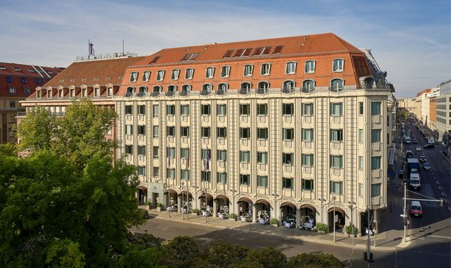 Hotel Luc, Autograph Collection Exterior