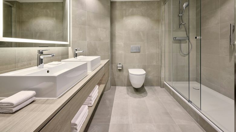 <b>Courtyard by Marriott Berlin City Center Room</b>. Images powered by <a href="https://www.leonardoworldwide.com/" title="Leonardo Worldwide" target="_blank">Leonardo</a>.