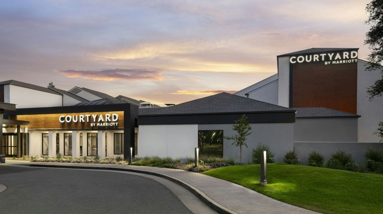 <b>Courtyard by Marriott Bakersfield Exterior</b>. Images powered by <a href="https://www.leonardoworldwide.com/" title="Leonardo Worldwide" target="_blank">Leonardo</a>.