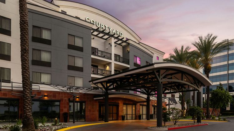 Courtyard Los Angeles Burbank Airport Exterior