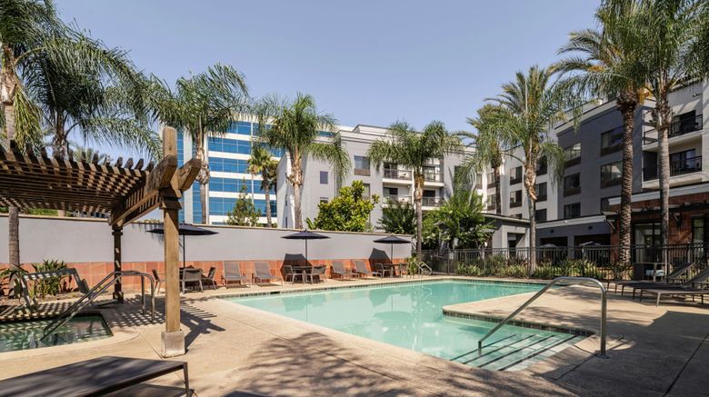 <b>Courtyard Los Angeles Burbank Airport Pool</b>. Images powered by <a href="https://www.leonardoworldwide.com/" title="Leonardo Worldwide" target="_blank">Leonardo</a>.