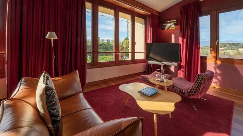 <b>Hotel Marques de Riscal, a Luxury Coll Suite</b>. Images powered by <a href="https://www.leonardoworldwide.com/" title="Leonardo Worldwide" target="_blank">Leonardo</a>.