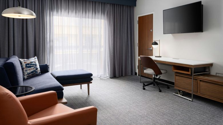 <b>Courtyard Birmingham Hoover Room</b>. Images powered by <a href="https://www.leonardoworldwide.com/" title="Leonardo Worldwide" target="_blank">Leonardo</a>.