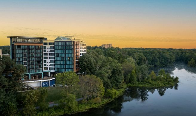 Merriweather Lakehouse-Autograph Coll Exterior