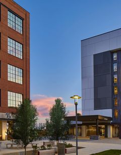Courtyard Baltimore Downtown/McHenry Row