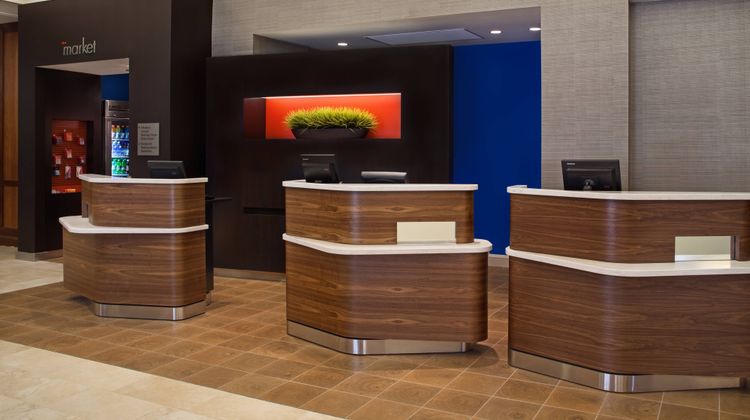 Courtyard by Marriott Inner Harbor Lobby