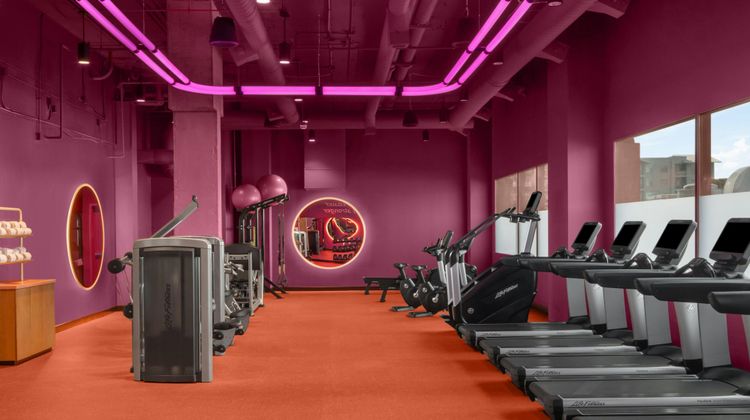 Downright Austin, A Renaissance Hotel Health Club