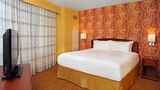 <b>Courtyard by Marriott Inner Harbor Room</b>. Images powered by <a href="https://www.leonardoworldwide.com/" title="Leonardo Worldwide" target="_blank">Leonardo</a>.